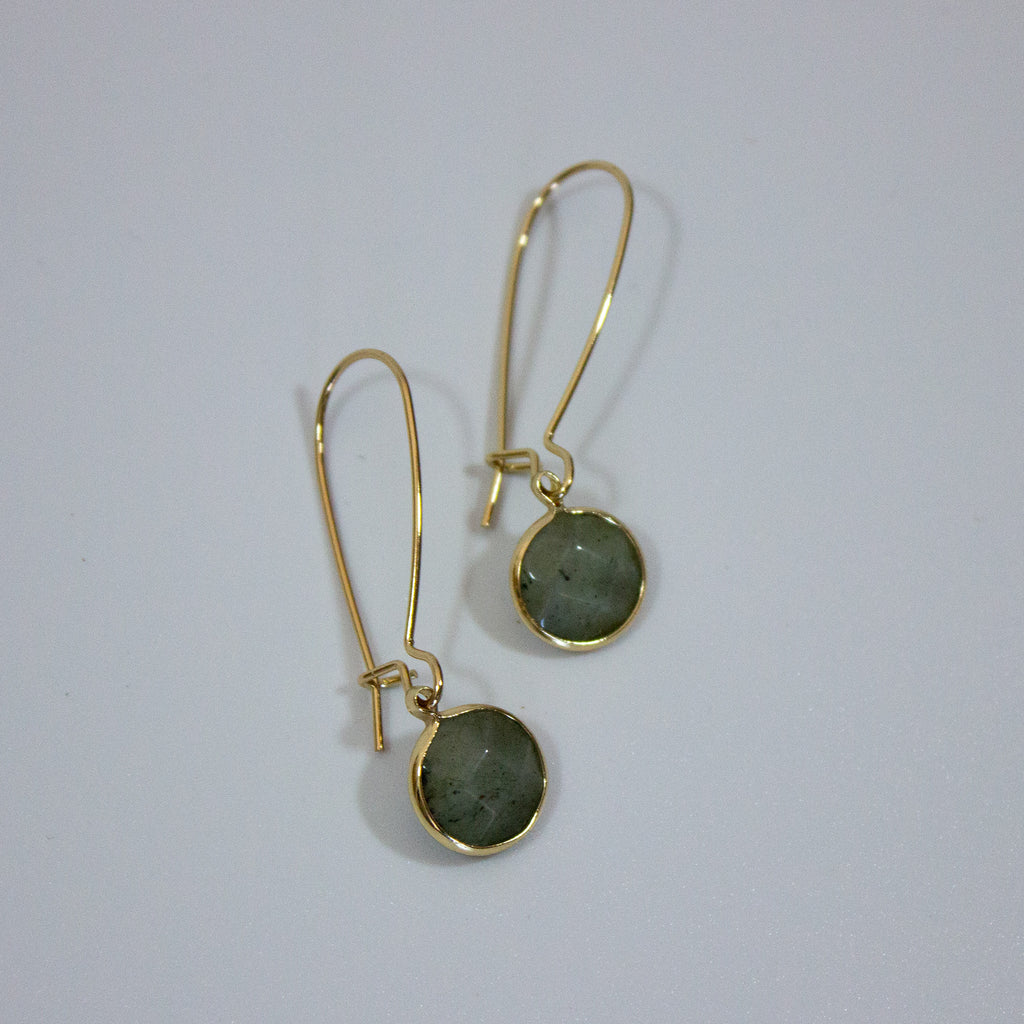 Labradorite Round Semi Stone with Hoop Earrings in Gold