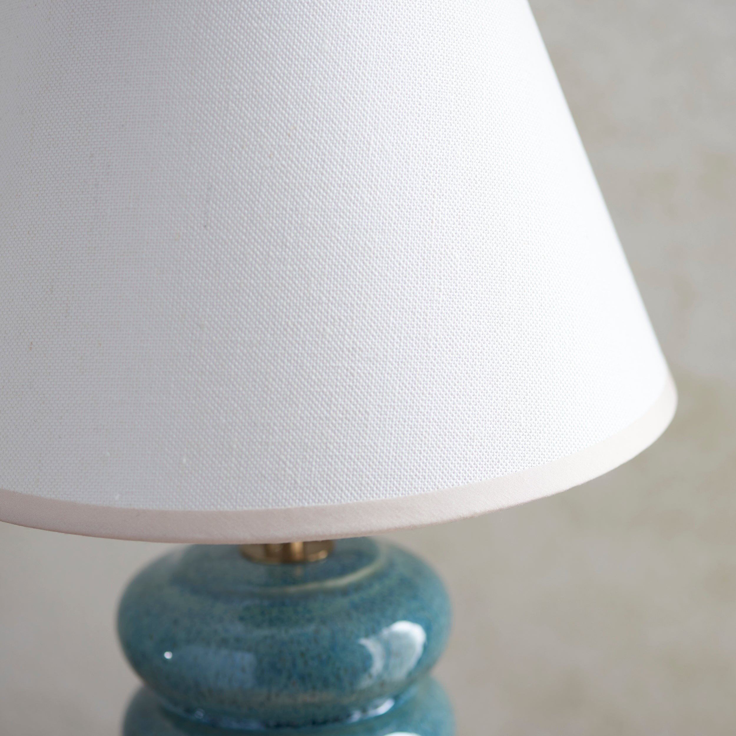 Ceramic Pebble Stack Table Lamp with White Shade - 116492 - Uneeka