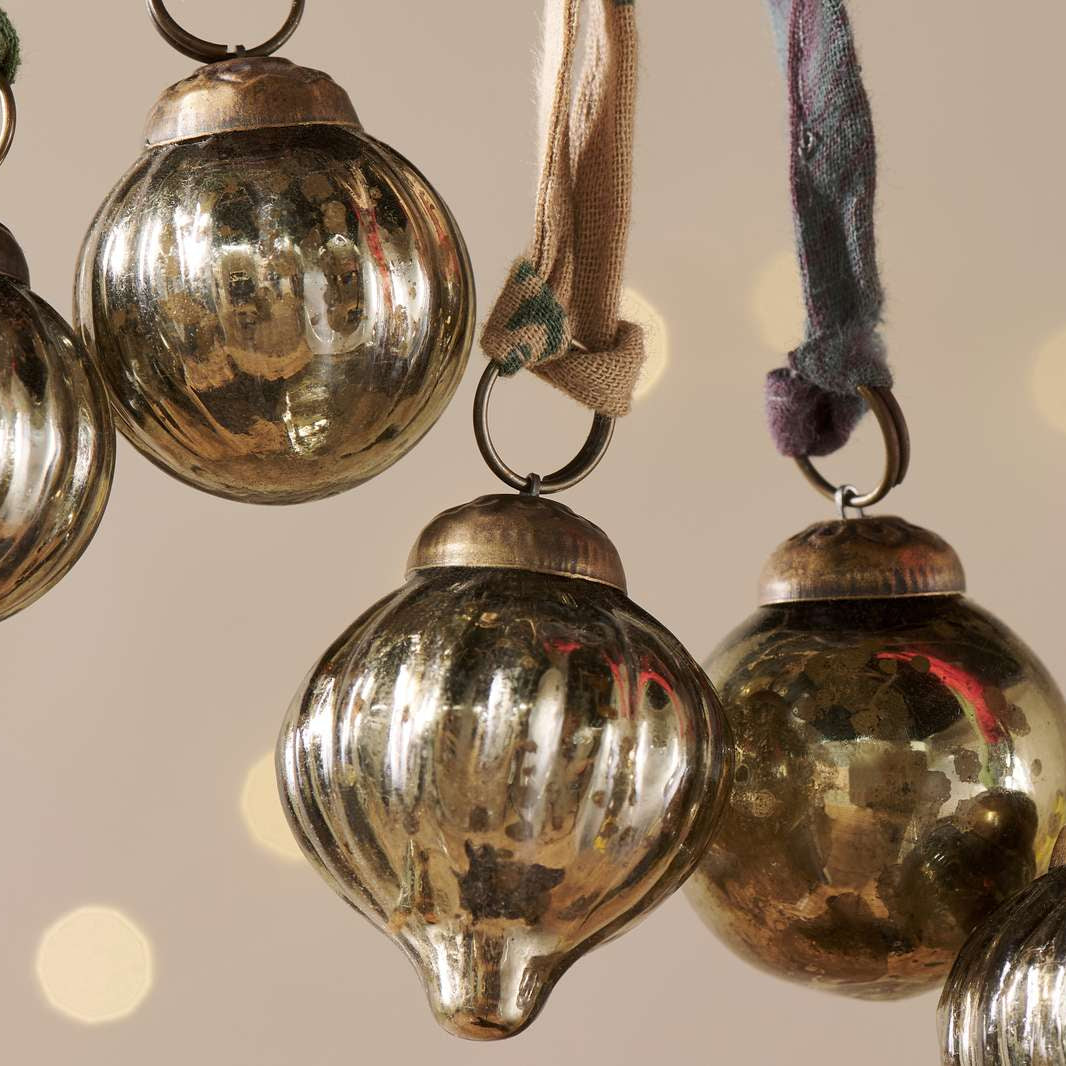 Antique Gold Dew Drop Bauble - DD3801GB - Uneeka