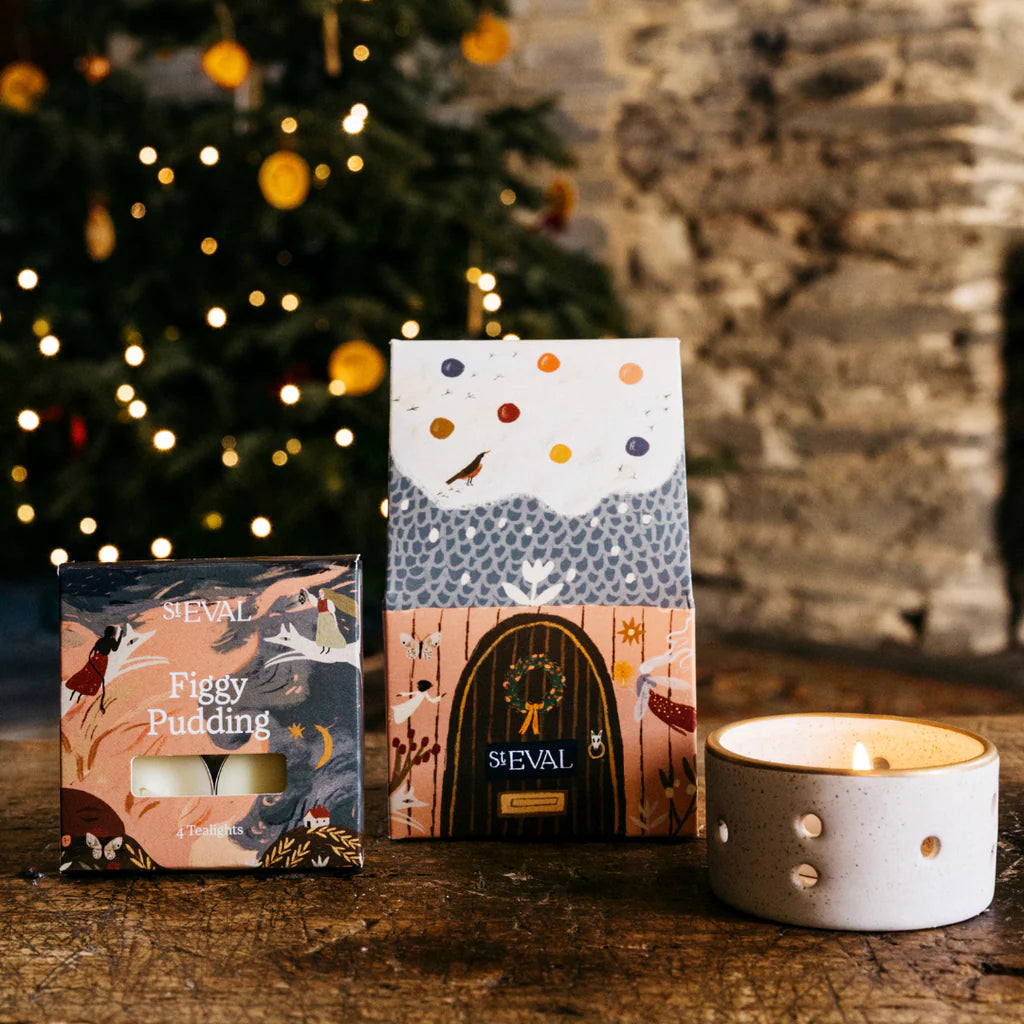 St Eval Christmas Cottage Figgy Pudding - F01892 - Uneeka