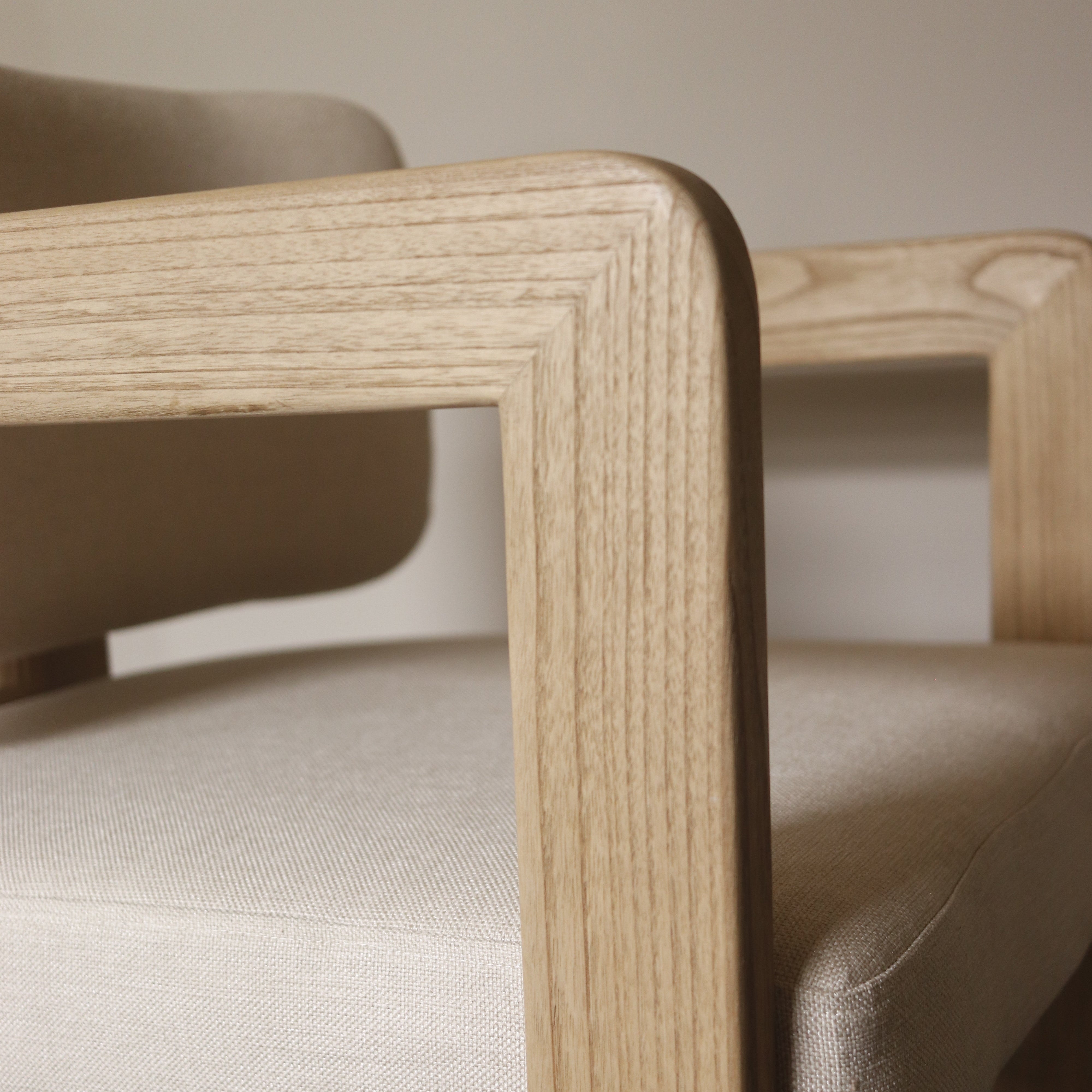 Teak Curved Arm Dining Chair - TH04 - Uneeka