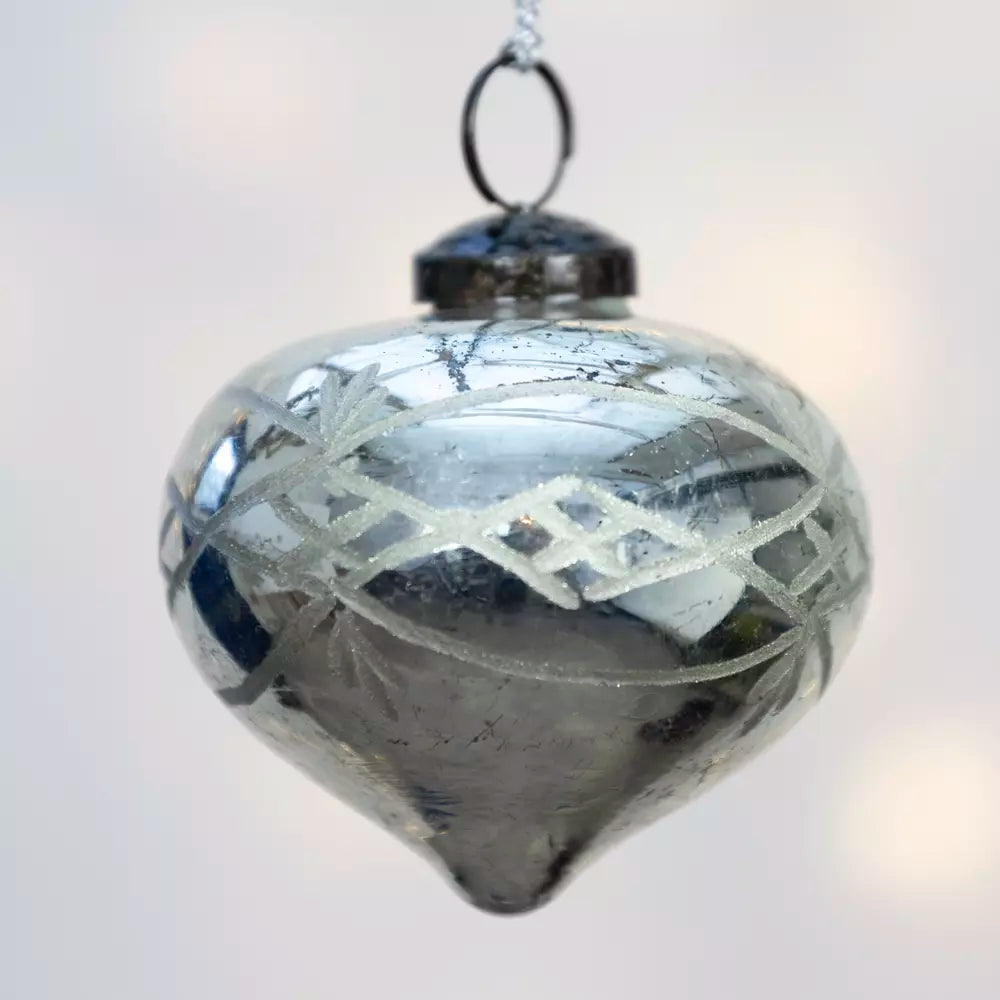 Silver Etched Onion Bauble - ANC25268 - Uneeka