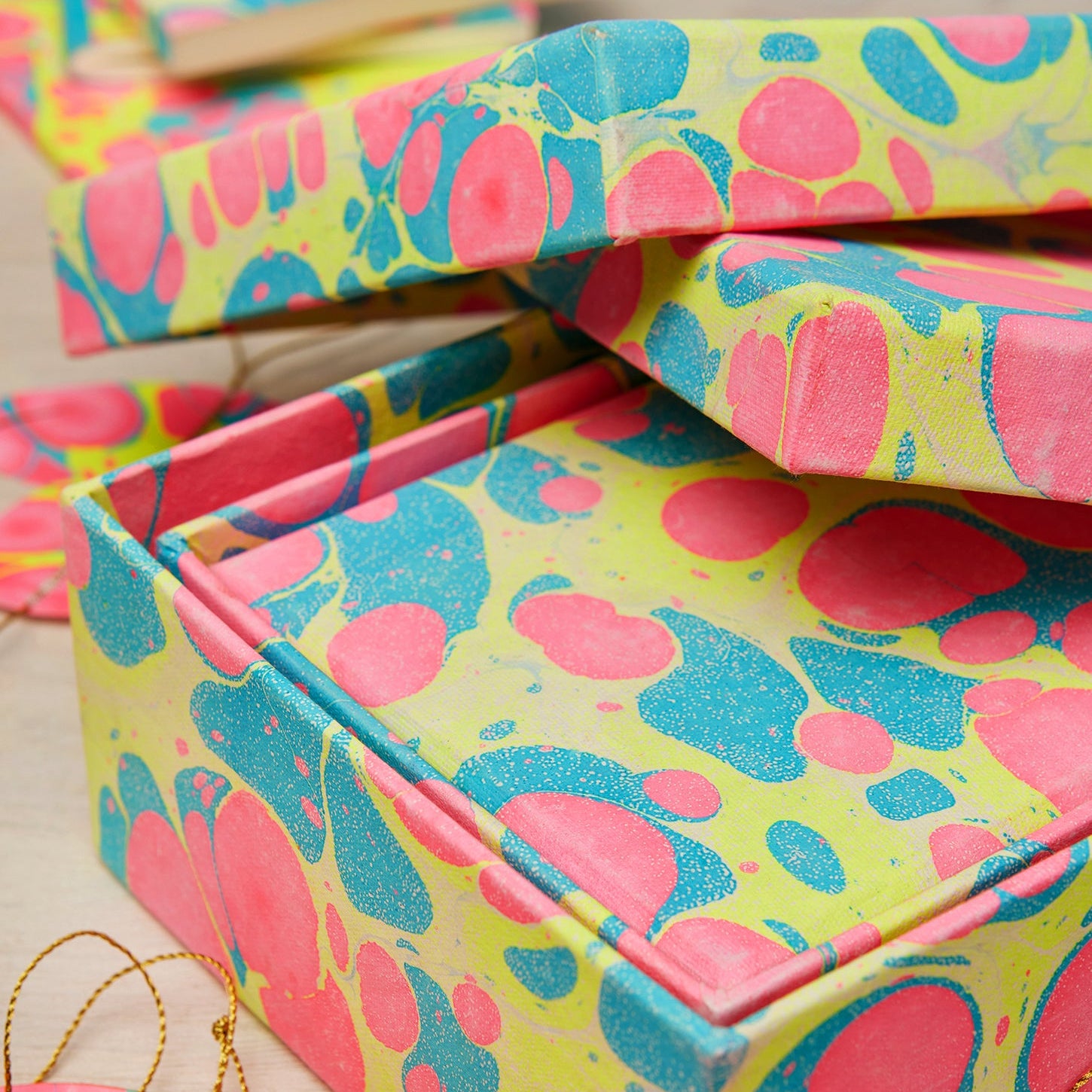 Set of 3 Neon Marbled Nested Boxes - BX503 - Uneeka