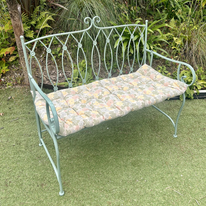Button Detail Outdoor Bench - 6404 - Uneeka