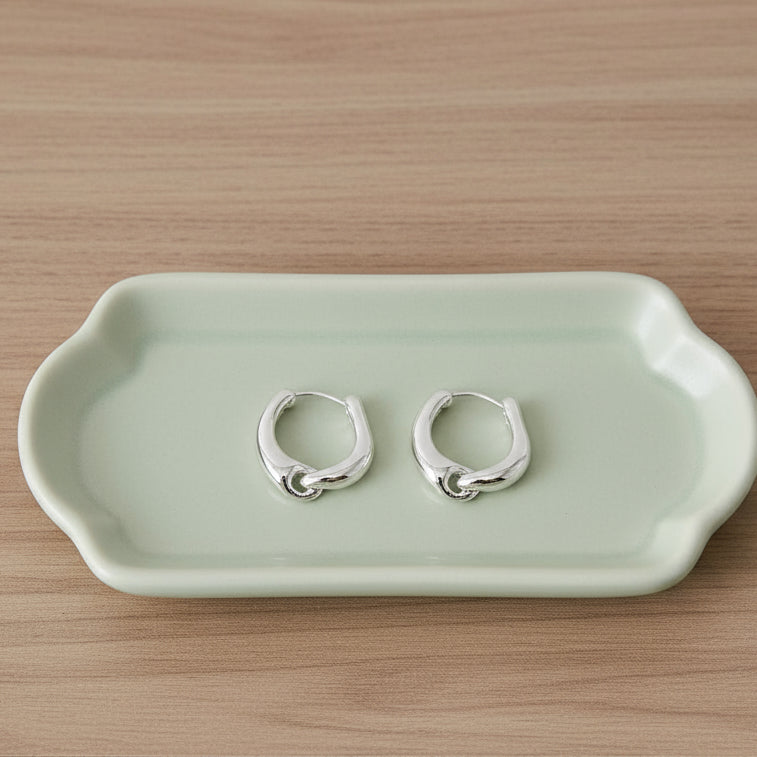 Knotted Hoop Clip Earrings - CE-4093-SL - Uneeka