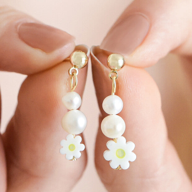 Daisy Flower Bead Gold Small Drop Earrings