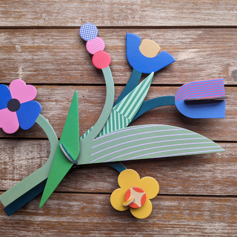 Daisy Belle Flower Cardboard Model - IMA116 - Uneeka