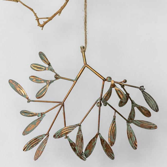 Distressed Brass Hanging Mistletoe - EW20668 - Uneeka