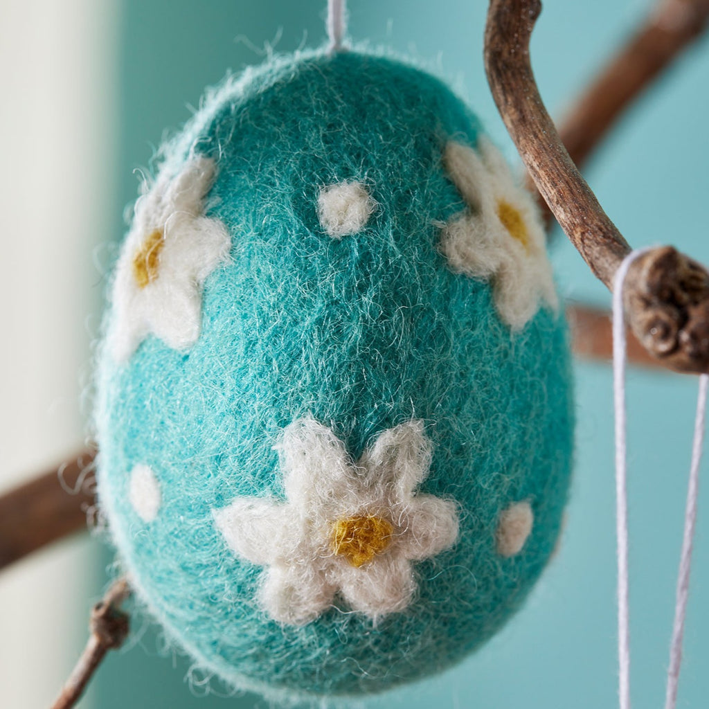 Felt Daisy Pattern Hanging Egg Decoration blue