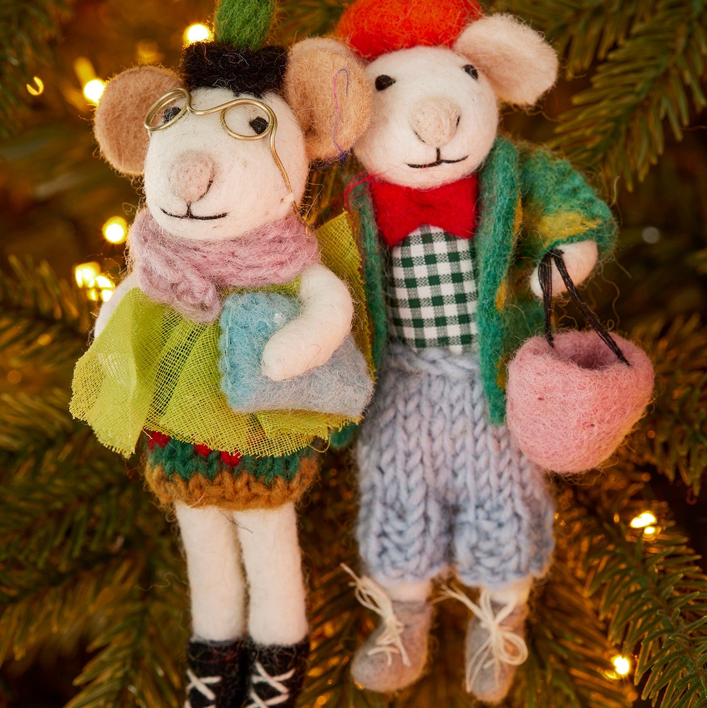 Felt Christmas Shopping Mouse Hanging Decoration - Uneeka