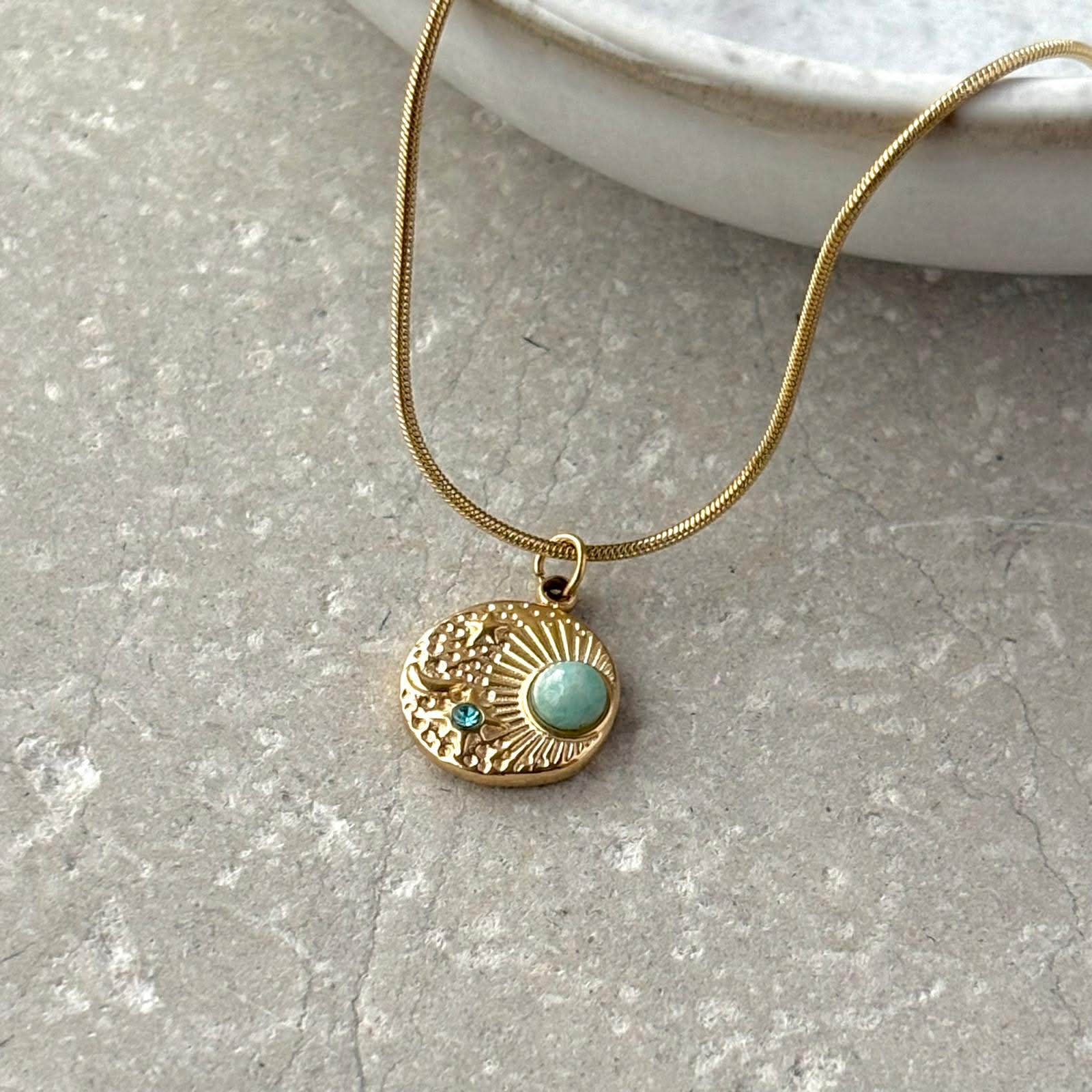 Gold Celestial Disc Pendant Necklace - NCK058 - Uneeka