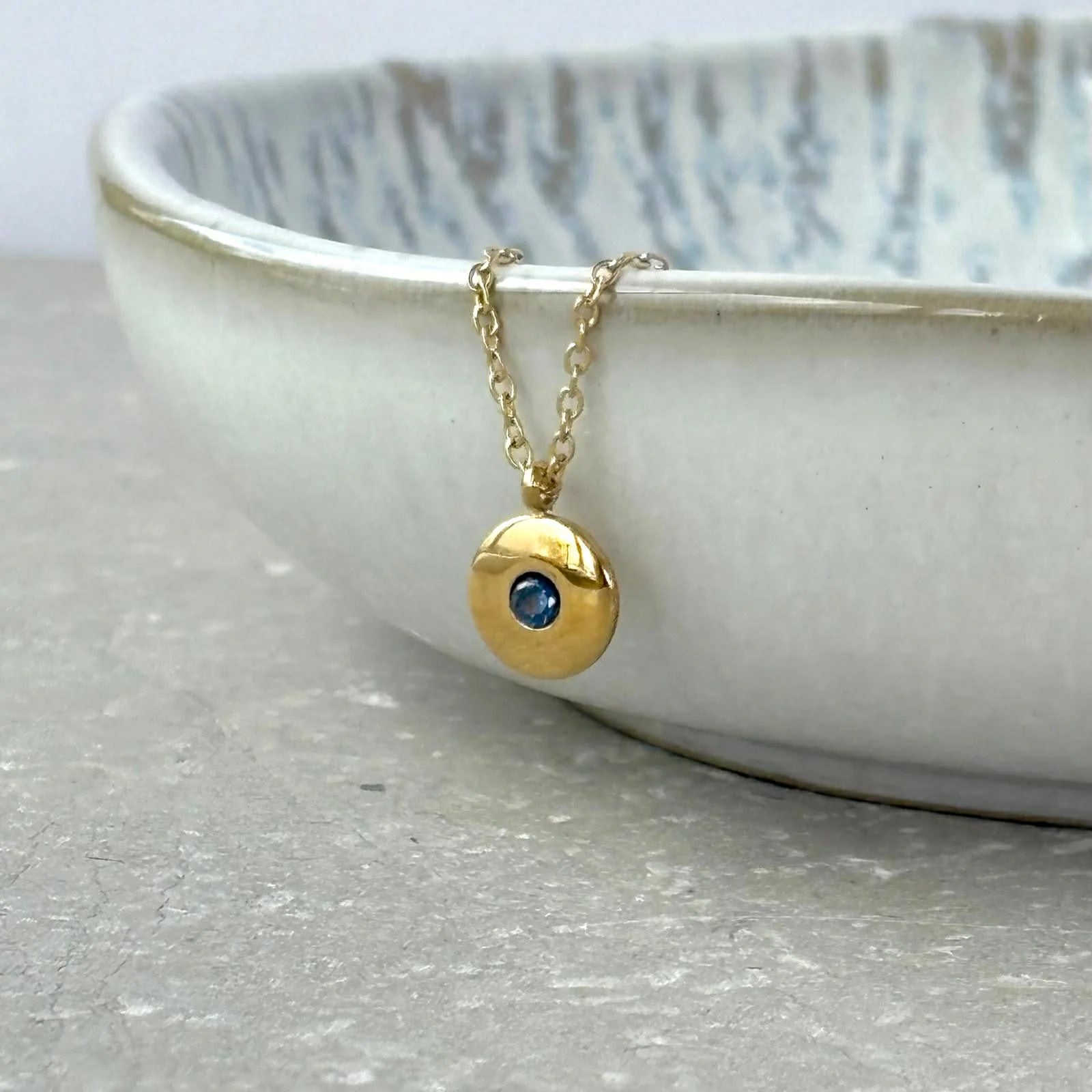 Gold Disc Pendant Necklace With Zirconia Crystal - NCK063-B - Uneeka
