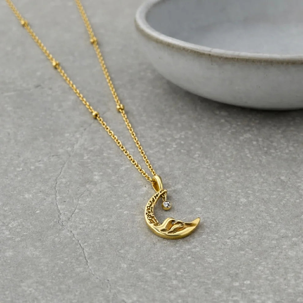 Gold Waves On The Moon Pendant Necklace - NCK041 - Uneeka