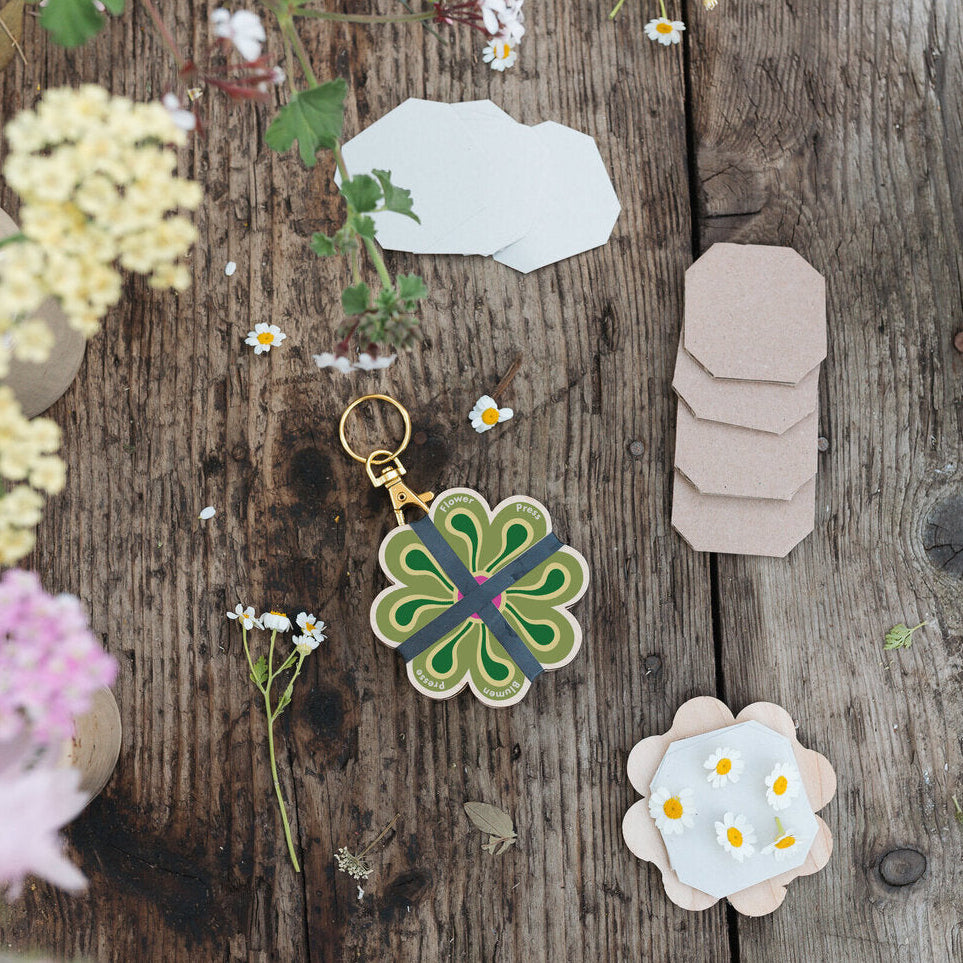 Assorted Green & Yellow Keyring Flower Press - WKPGY - Uneeka