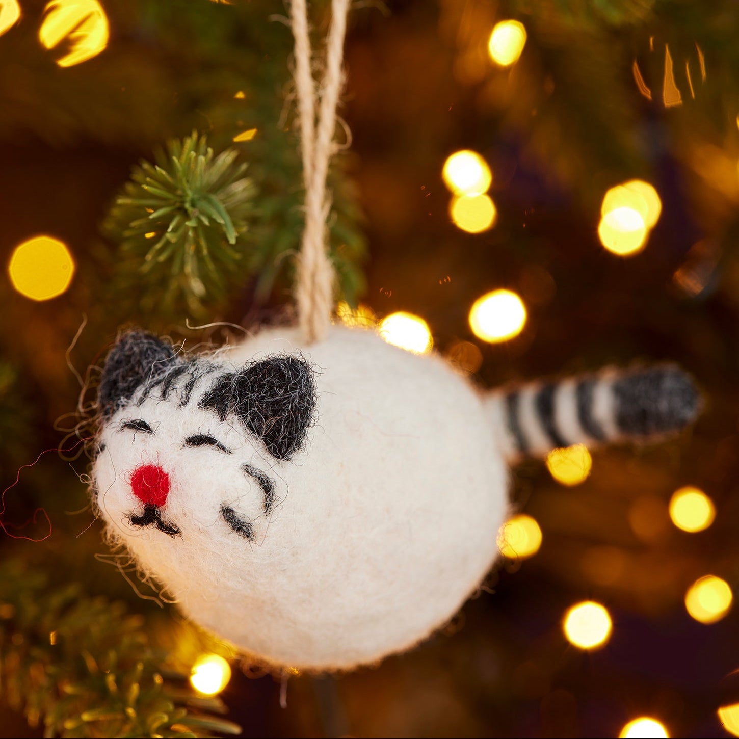 Felt Sleepy Cat - HDEC21-WHITE - Uneeka