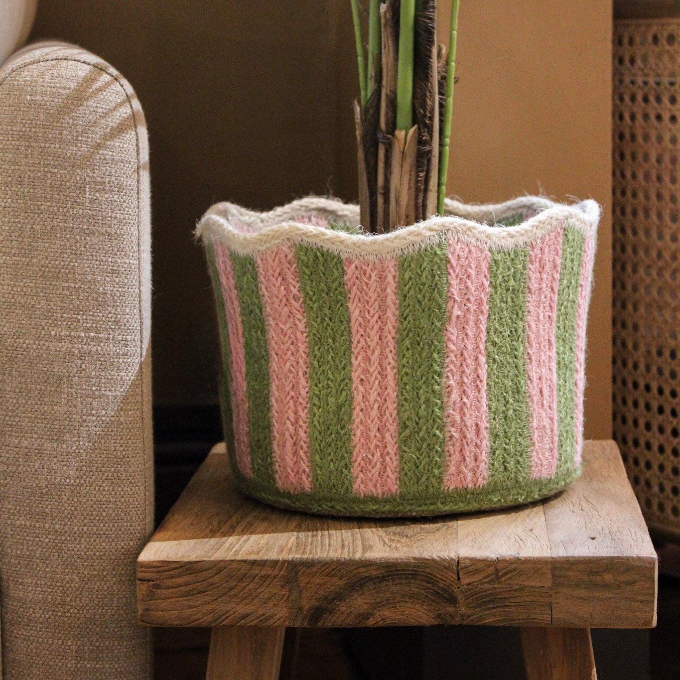 Scalloped Edge Striped Basket - CBB06323X18 - Uneeka