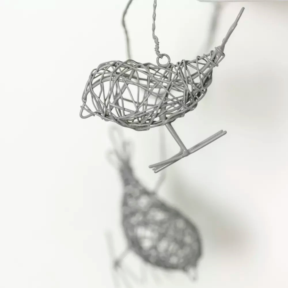 Antique Grey Wire Robin Garland - KK25292 - Uneeka