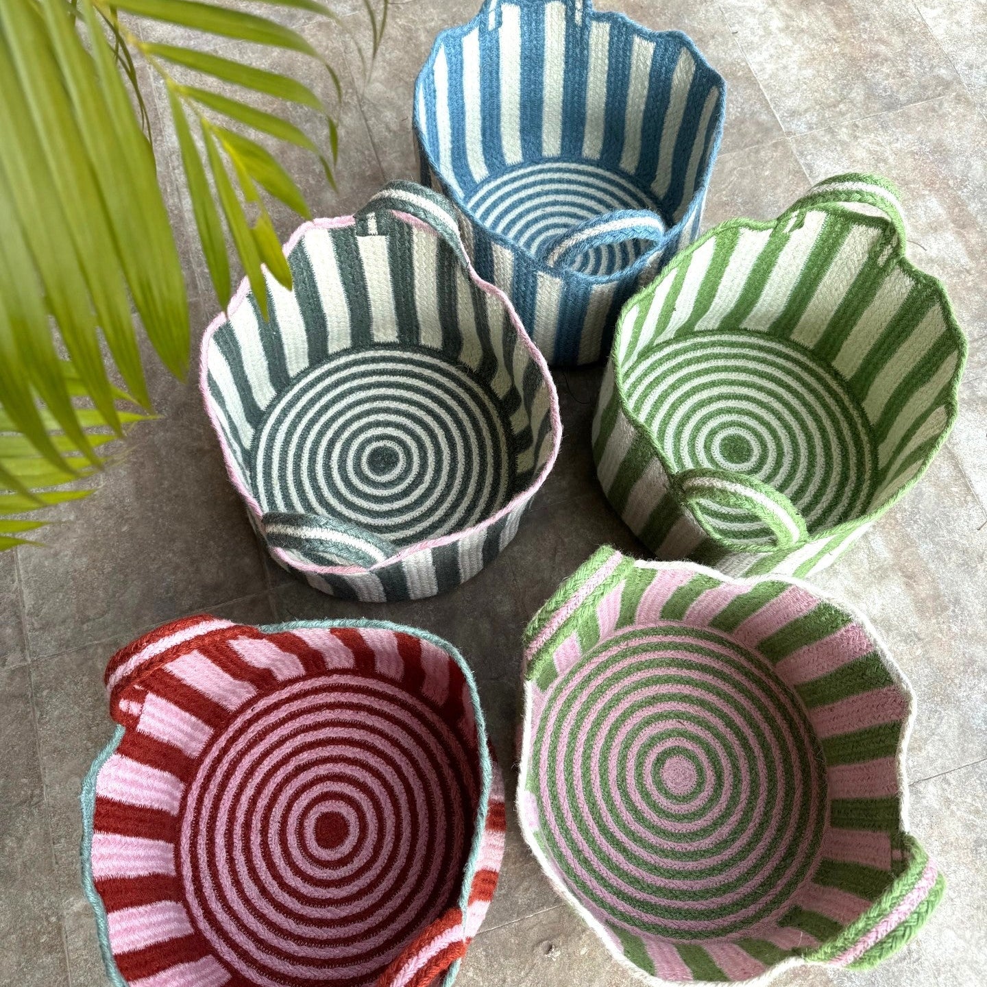 Large Scalloped Edge Striped Basket With Handles - Uneeka