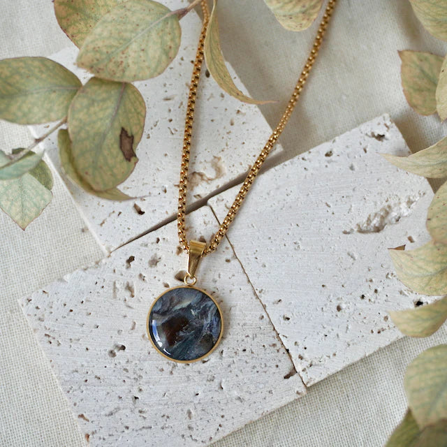 Large Equinox Pendant Gold Necklace - LP - Air Black - Uneeka