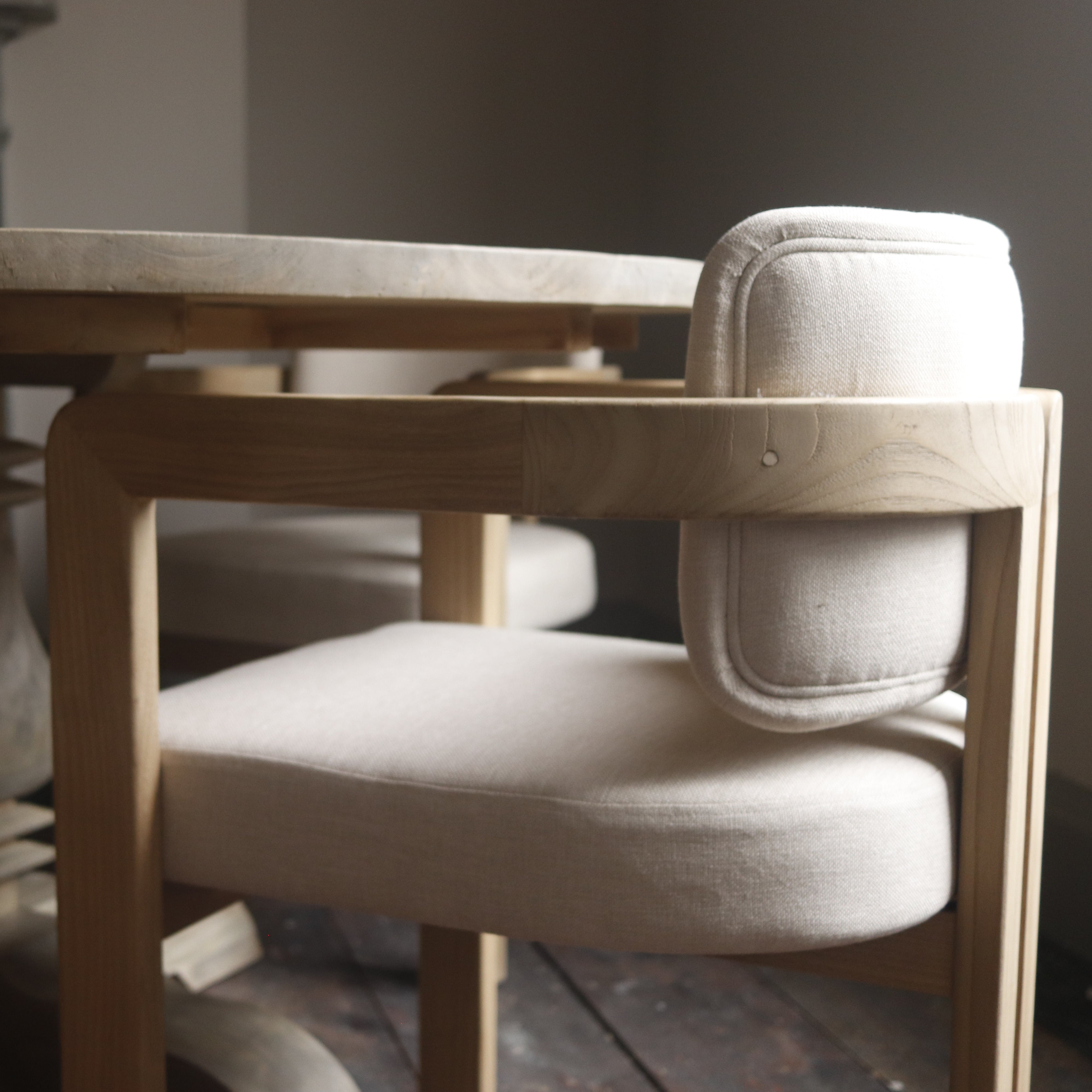 Teak Curved Arm Dining Chair - TH04 - Uneeka