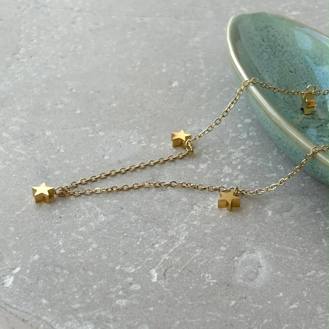 Mini Star Necklace Gold