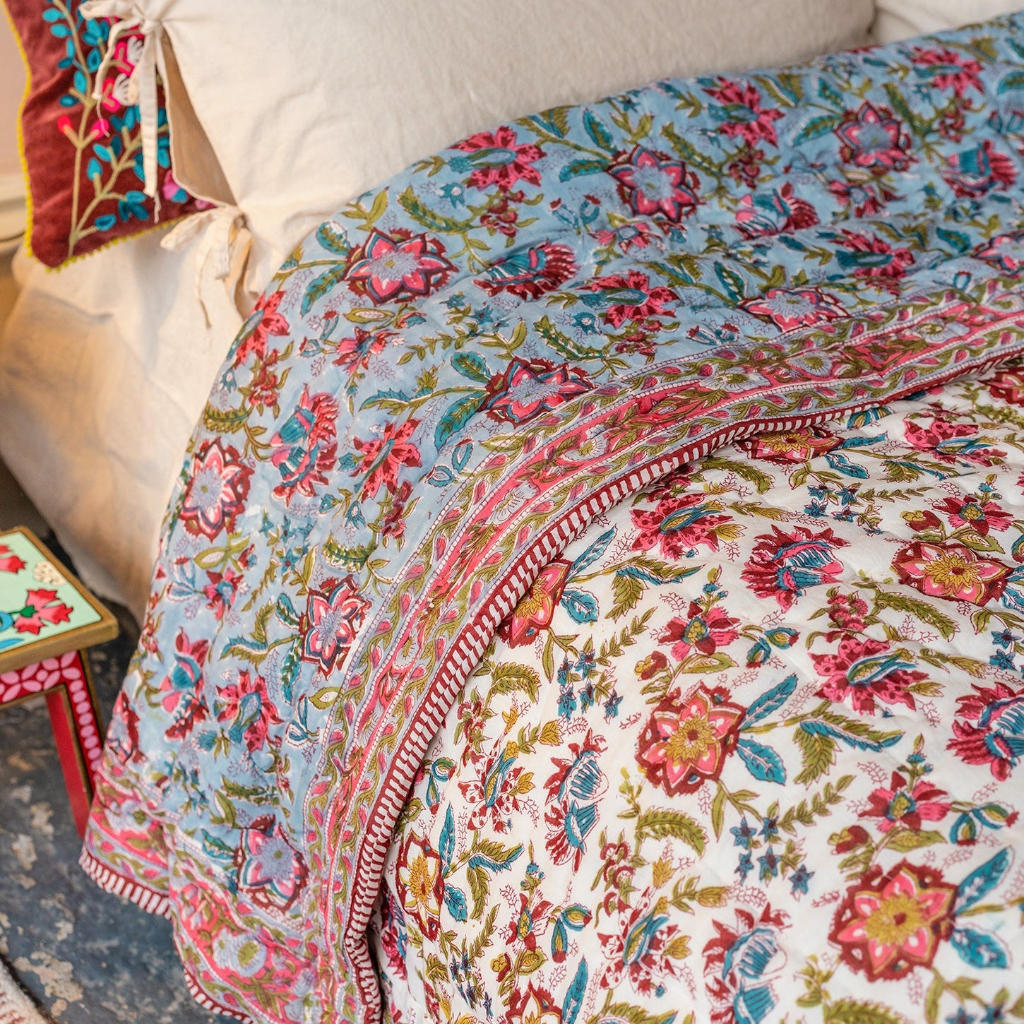 Multi White & Blue Floral Blockprint Reversible Double Quilt - Q134 - Uneeka