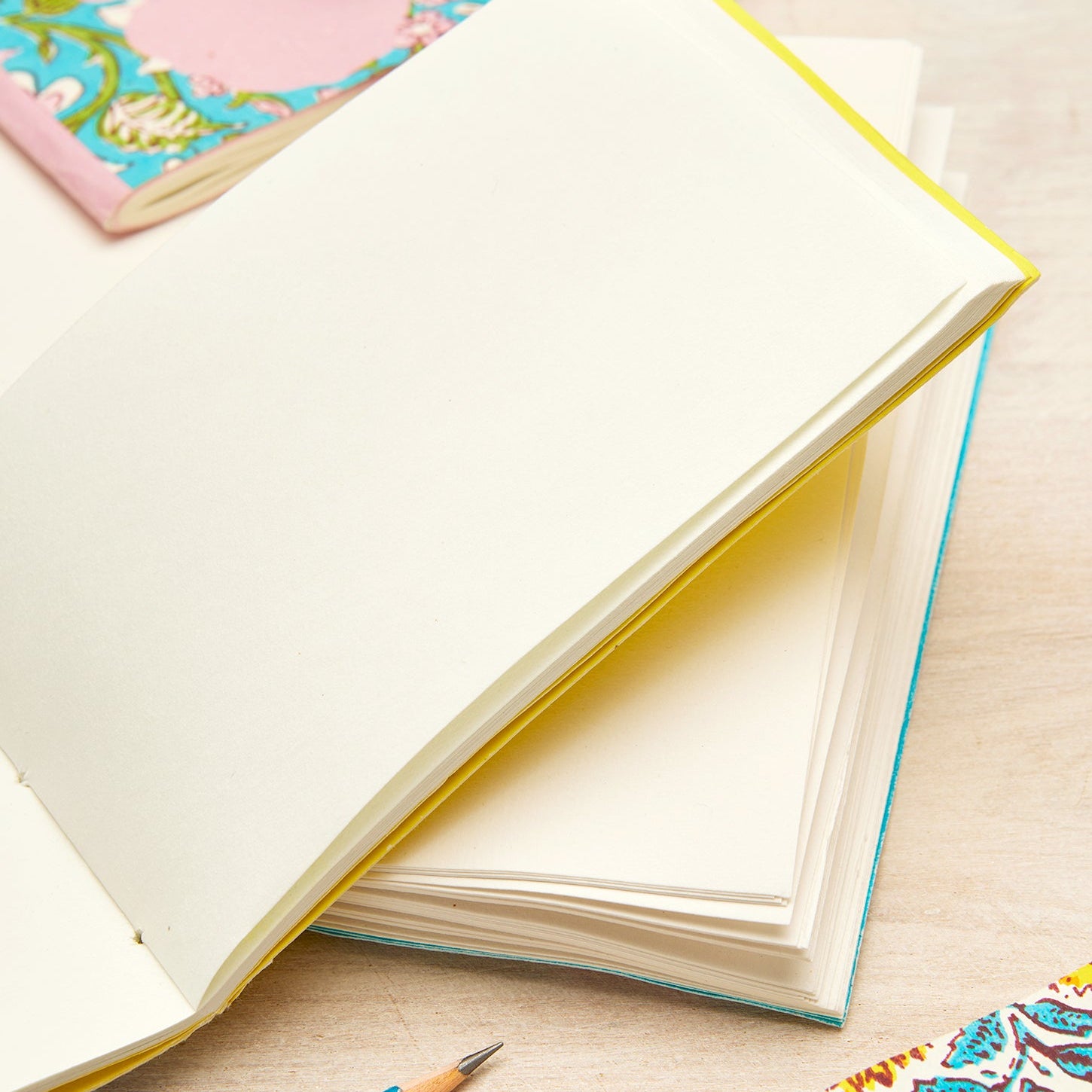 Bee Cut-Out Sunflower Notebook - NB501 - Uneeka