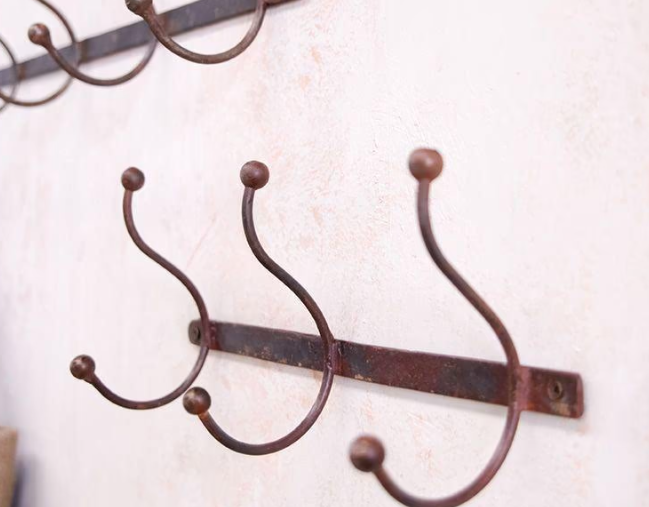 Nkuku_Rama_Iron_Hook_Rack_-_RH2901_-_Nkuku_at_Uneeka