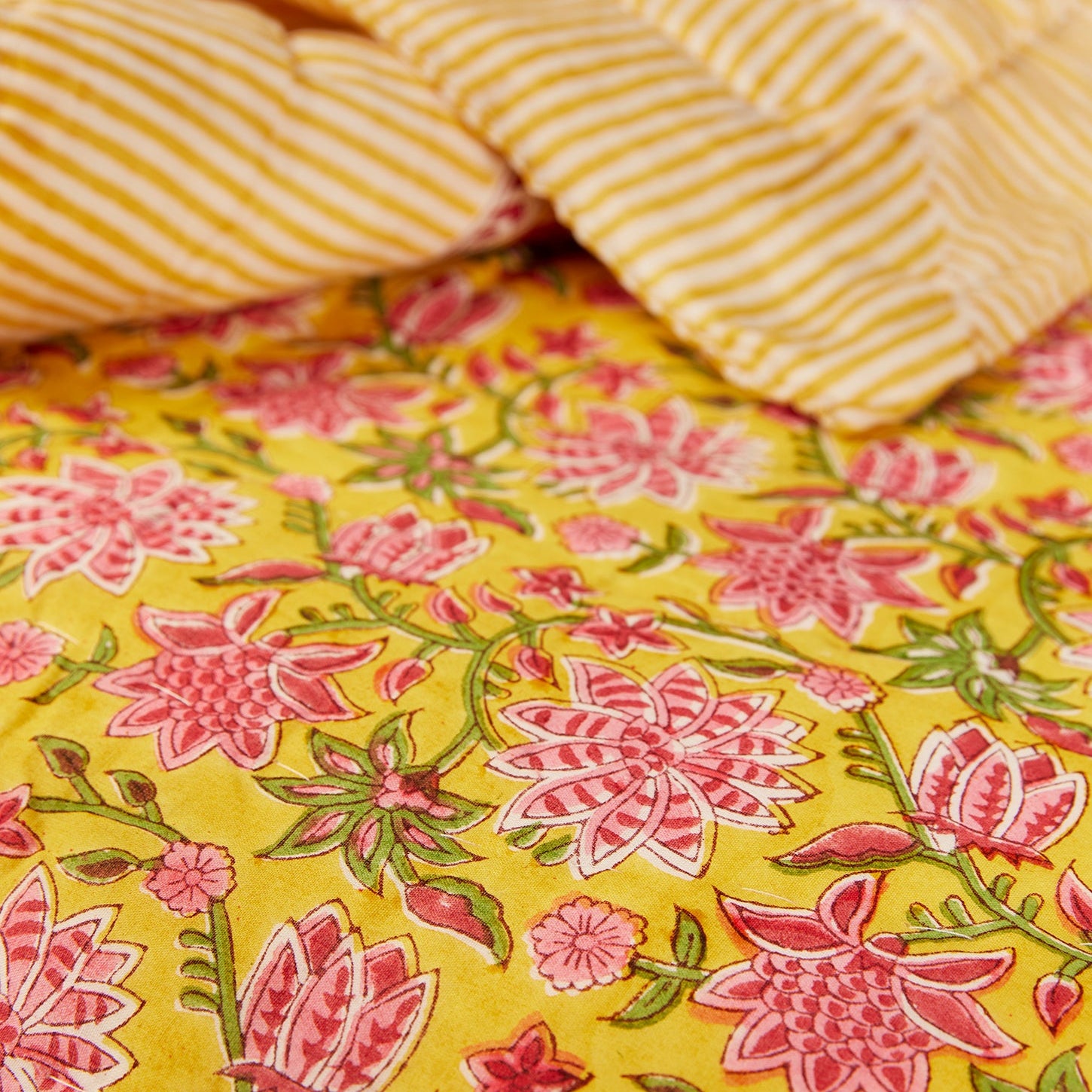 Sanganeri Floral Block Print Reversible Double Quilt - Q16Y - Uneeka