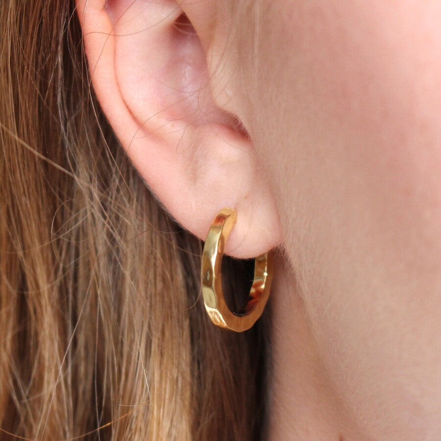 Small Hammered Hoop Earrings - 33135 - Uneeka