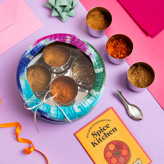 World Spice Blend & Rub Tin - TIN-WORLD-SARI - Uneeka