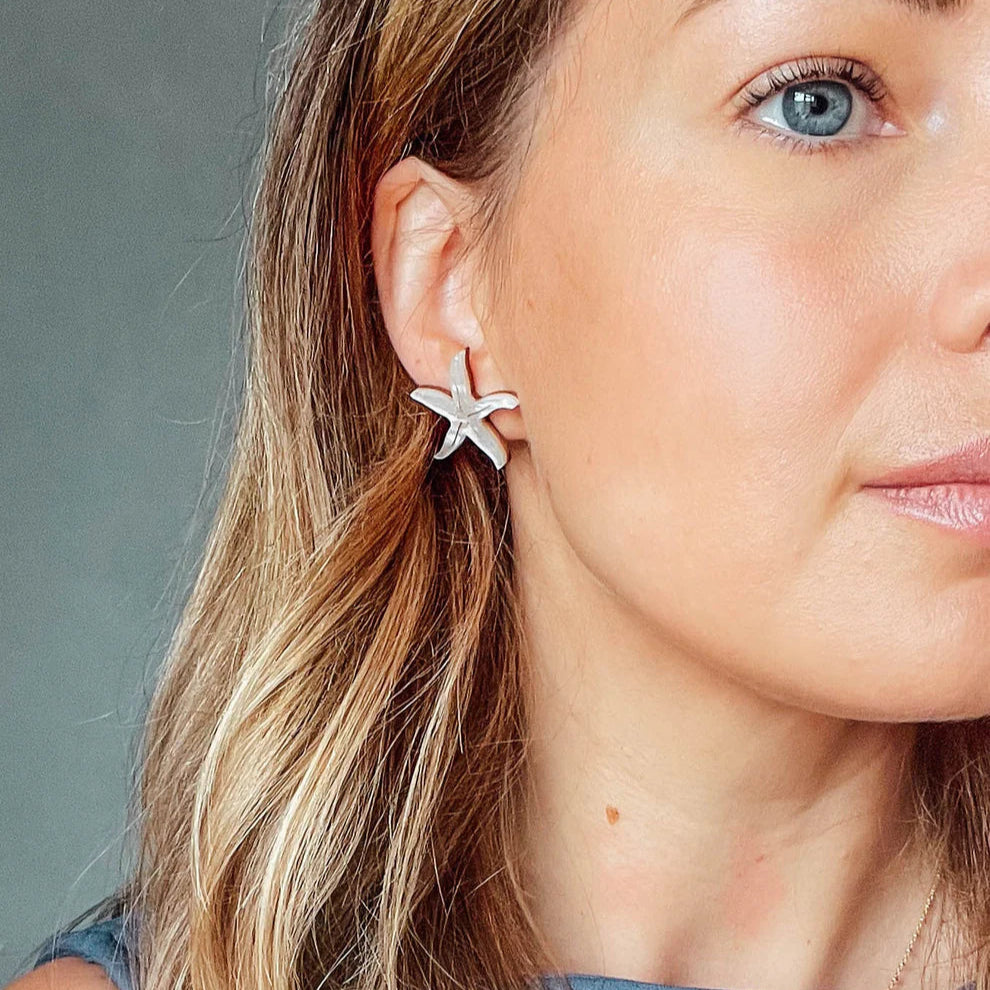 Starfish Stud Earrings - pearly White Acrylic - Uneeka