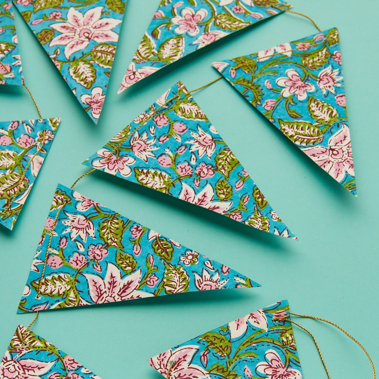 String Of Lily Block Printed Bunting - BUN502 - Uneeka