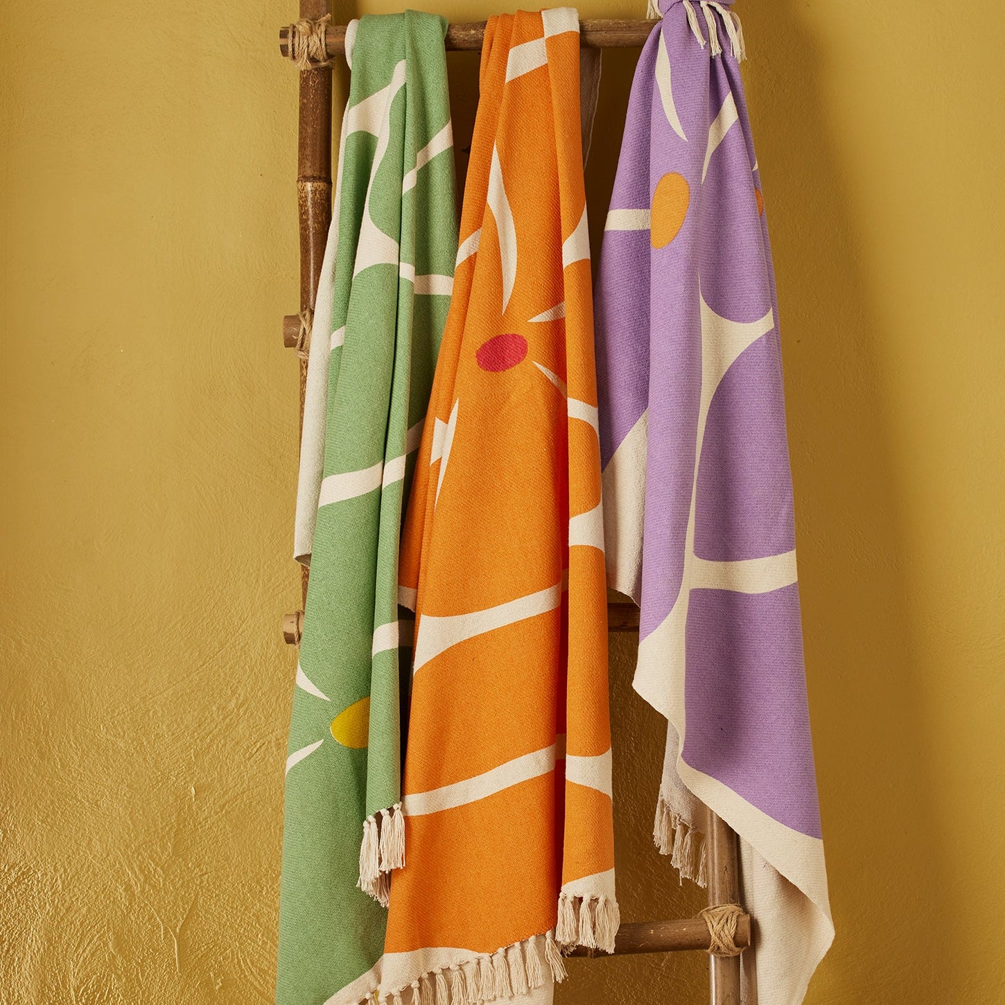 Screen Printed Bold Flower Throw - TH255 - Uneeka