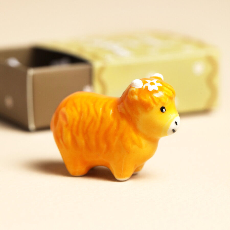 Tiny Matchbox Ceramic Highland Cow Token - 83979 - Uneeka