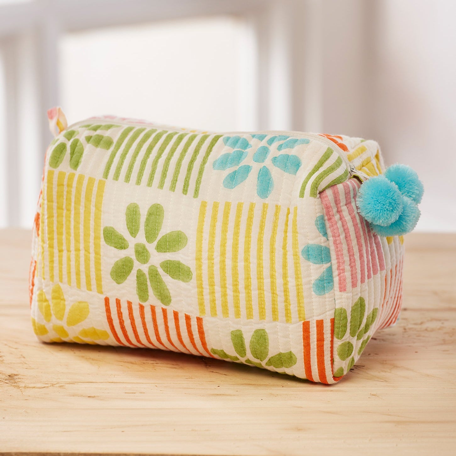Pastel Coloured Daisy Check Wash Bag - WBAG21 - Uneeka
