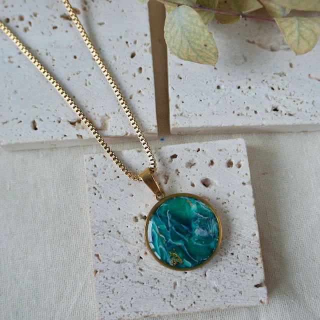 Extra Large Celestia Pendant Gold Necklace - XLP - Emerald Green - Uneeka