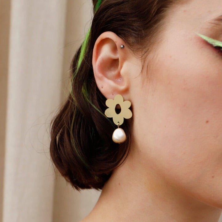 Abstract Brass Flower Studs with Pearl* - LE220103S - Uneeka