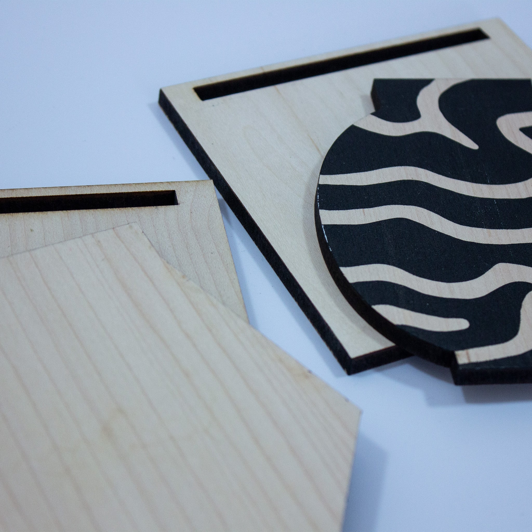 Abstract Pattern Wooden Black & White Pot Screen - WPSS - Uneeka