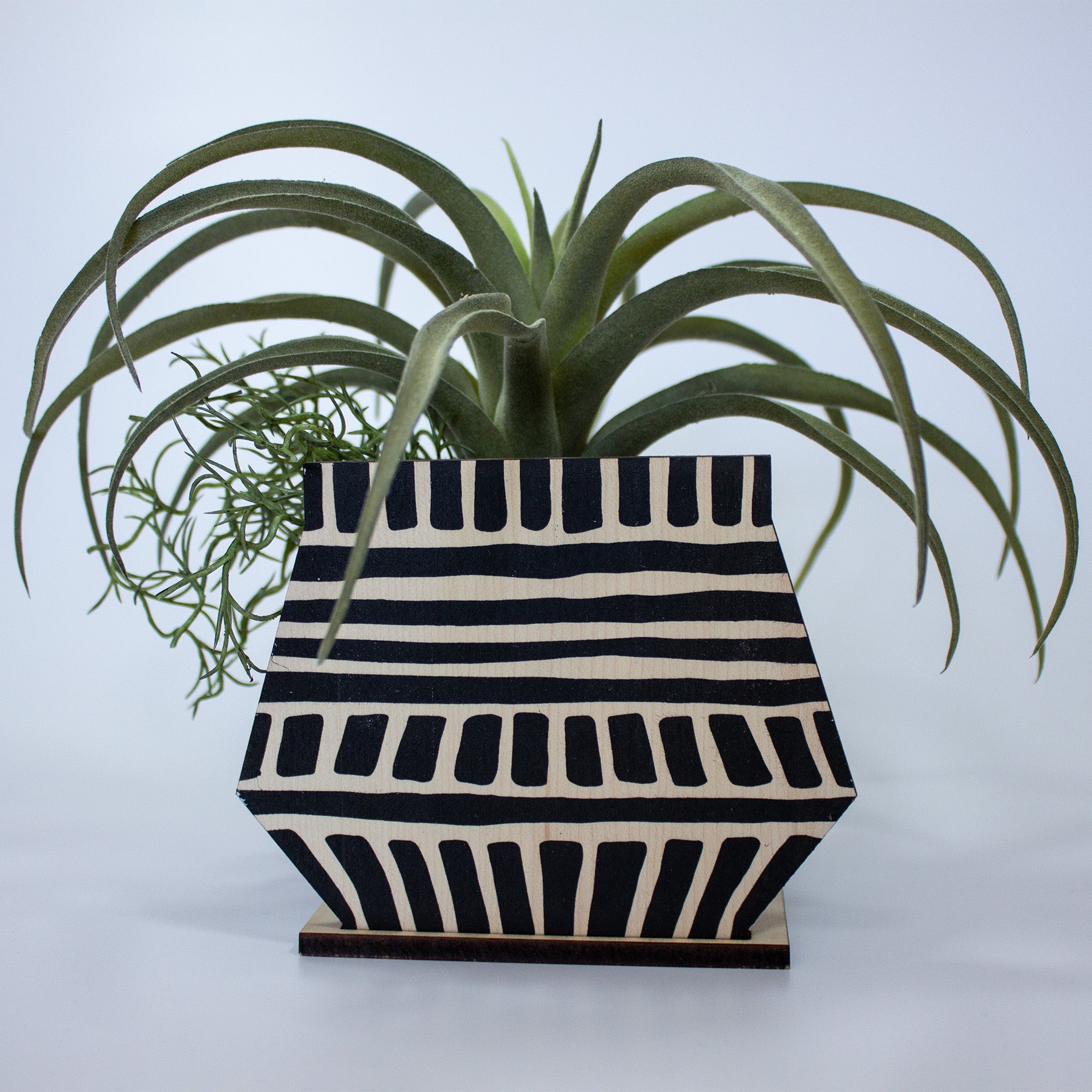 Abstract Pattern Wooden Black & White Pot Screen - WPSC - Uneeka
