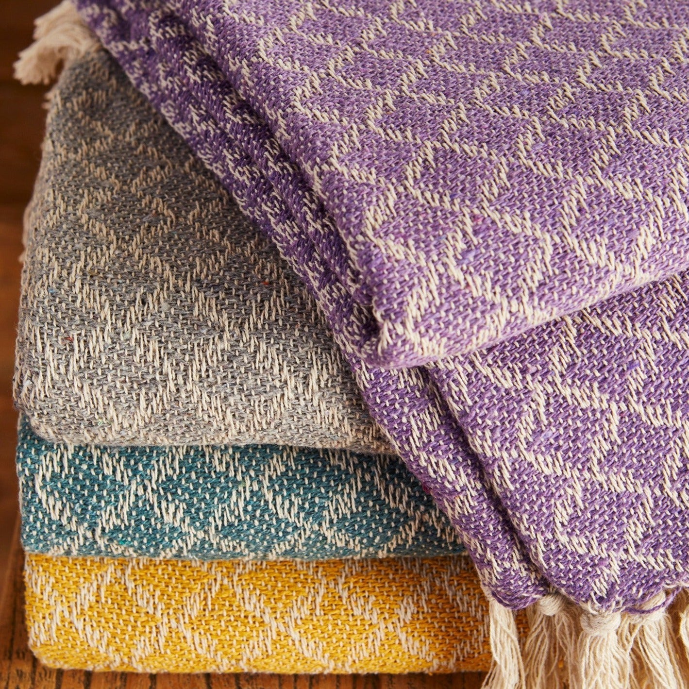 Diamond Handloom Recycled Throw - TH102P - Uneeka