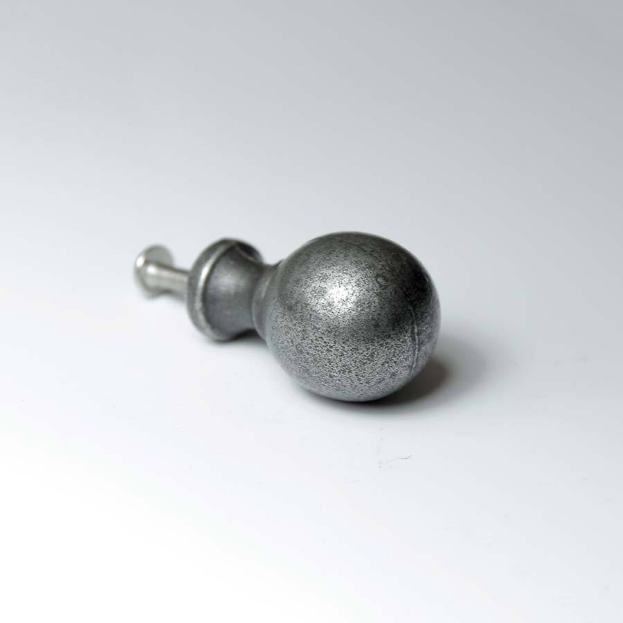 Antique Iron Cannon Ball Round Knob - 70.082B.AI.32 - Uneeka