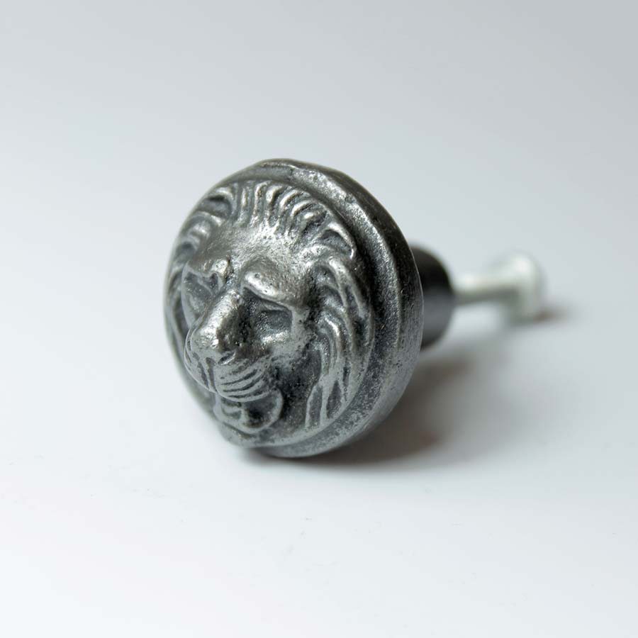 Antique Iron Lion Face Knob - 49.086L.AI.30 - Uneeka