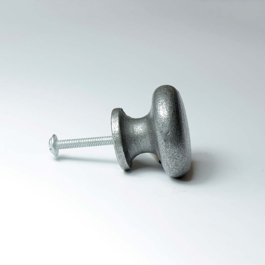 Antique Iron Plain Shaker Knob - 70.086.AI.35B - Uneeka