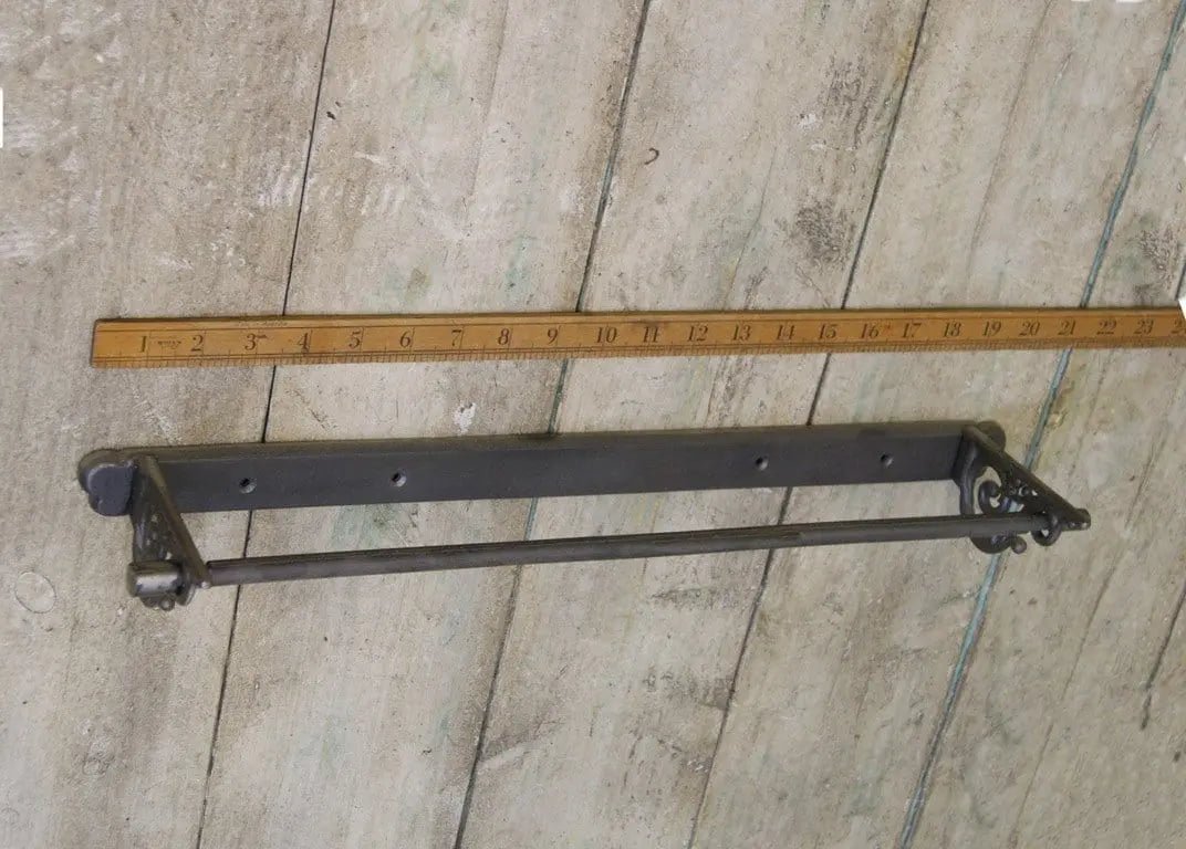 Antique Iron Towel Scroll Rail - 49.640.AI.525 - Uneeka