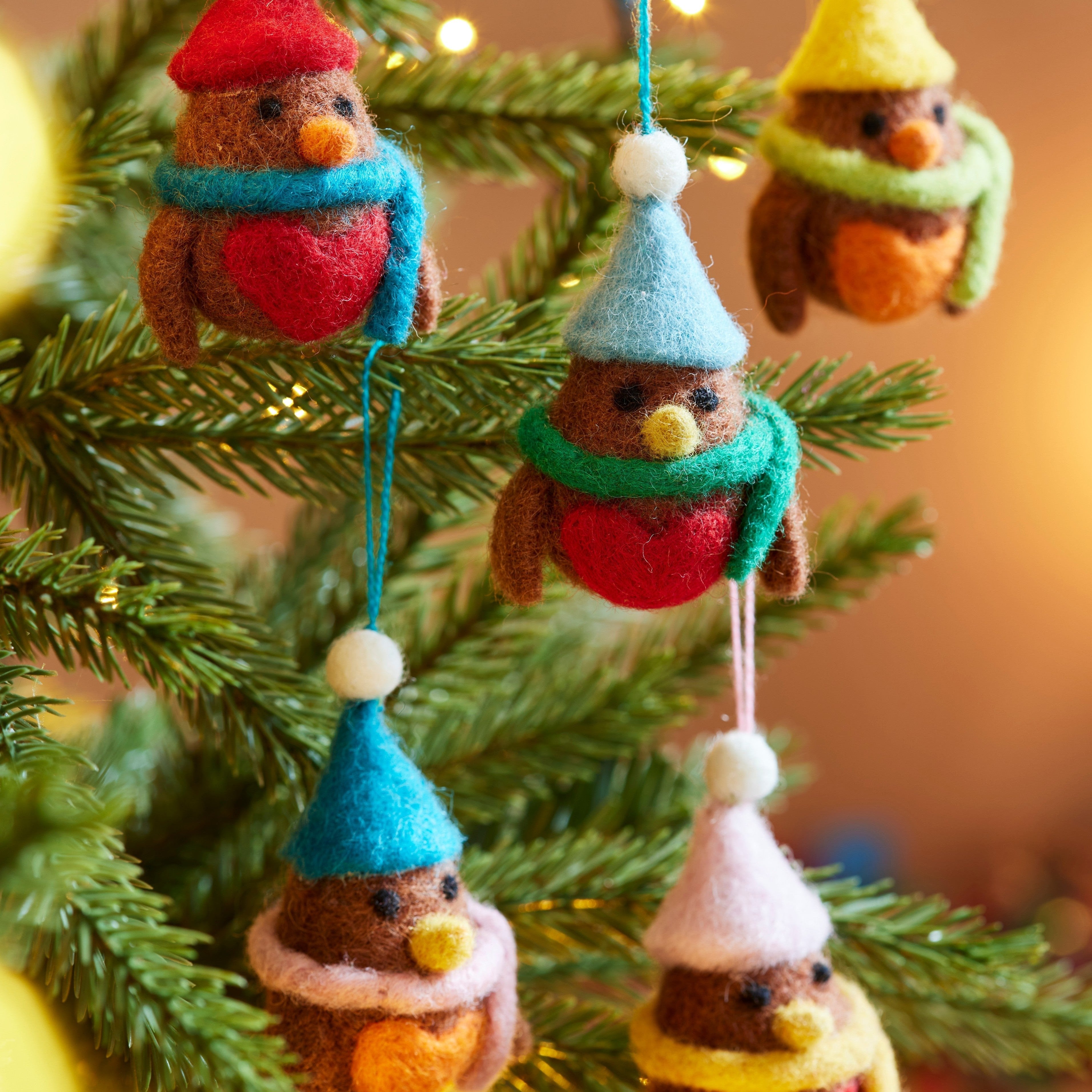 Assorted Felt Robin in Scarf Hanging Decoration - XM229 - Uneeka