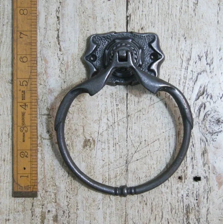 Balmoral Cast Antique Iron Towel Ring / Curtain Holder - 49.640.AI.180 - Uneeka