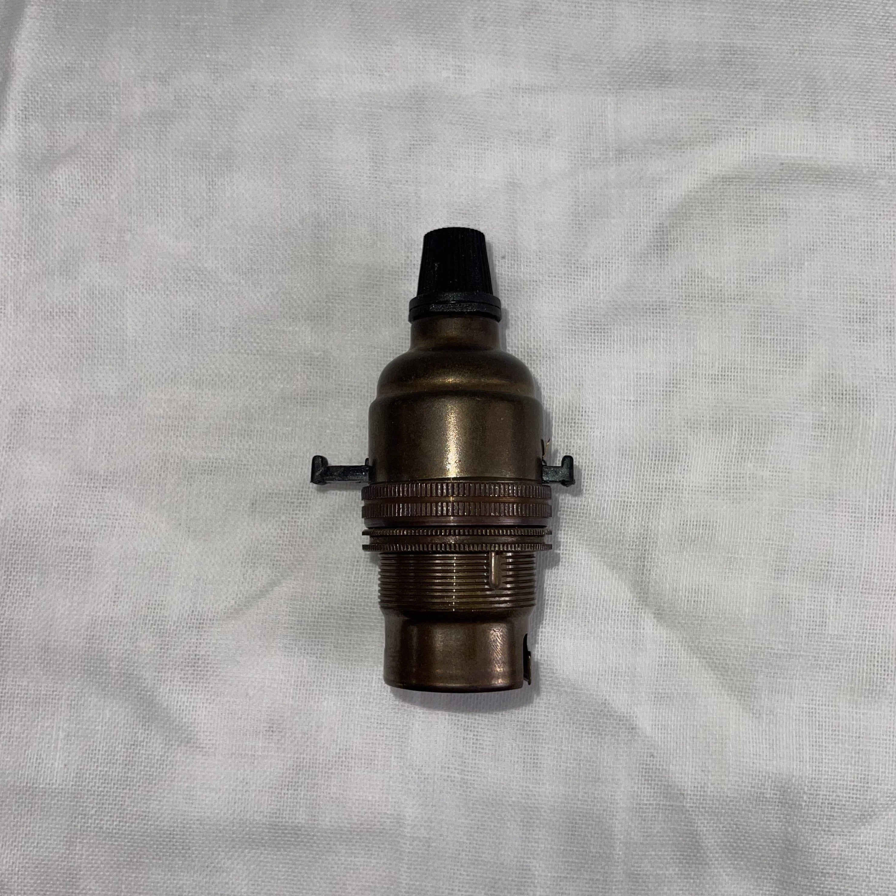 Bayonet Period Lamp Holder With Switch - 1413ETH - Uneeka