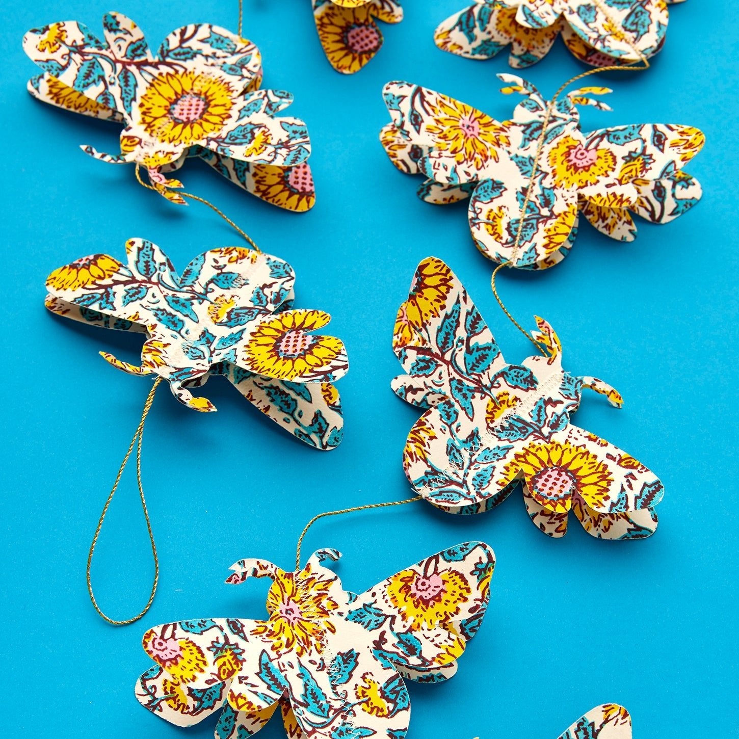Block Print Bee Garland - STR501 - Uneeka