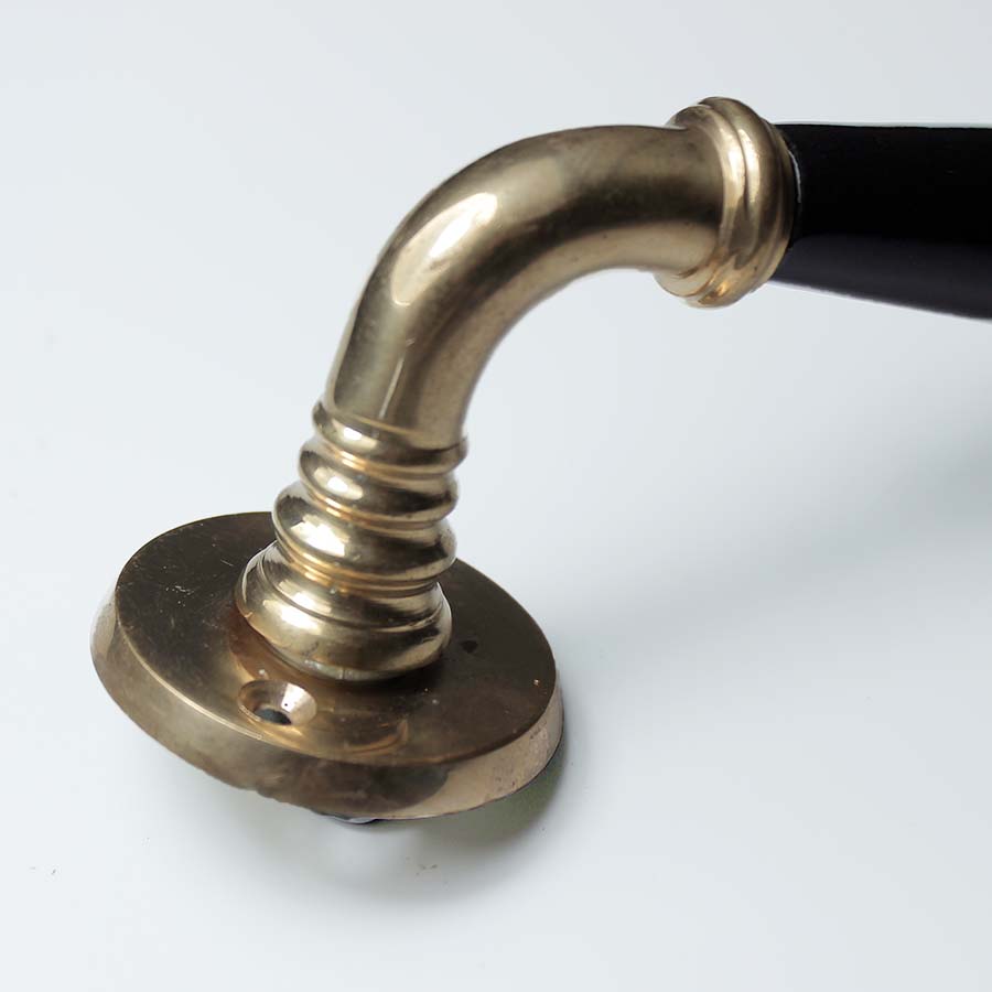 Brass & Ebony Round Plate Lever Handle - 49.130A.ENB.120 - Uneeka